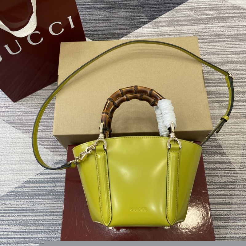G*u*i shopping bags